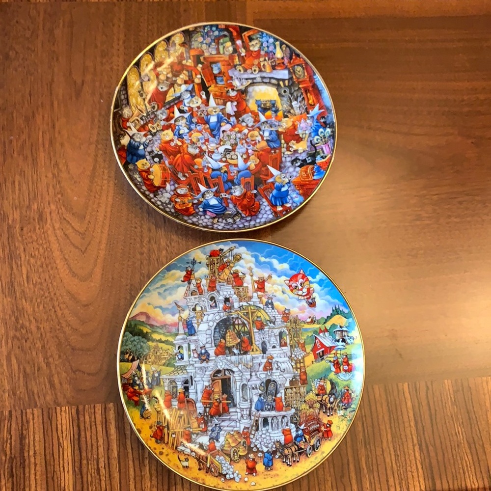 The Franklin Mint Heirloom 2 plates by Bill Bell Sense of Purpose and Food fight